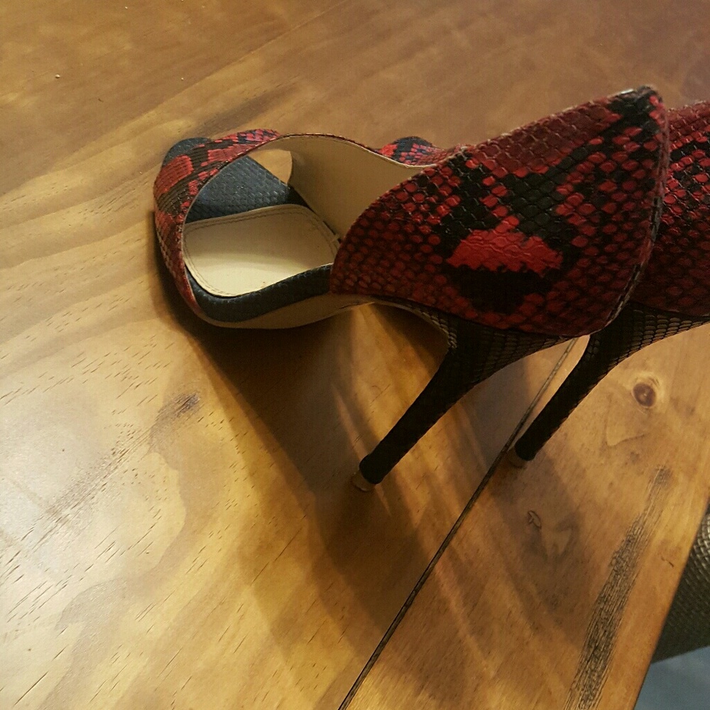 Sophia & Lee red and blue stilettos